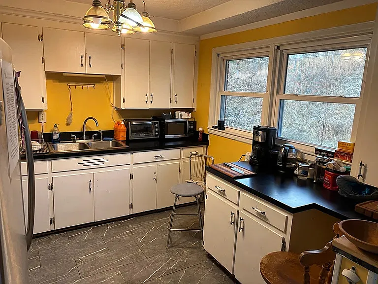 3 bed, 1449 sqft, $2,200 — Photo 3