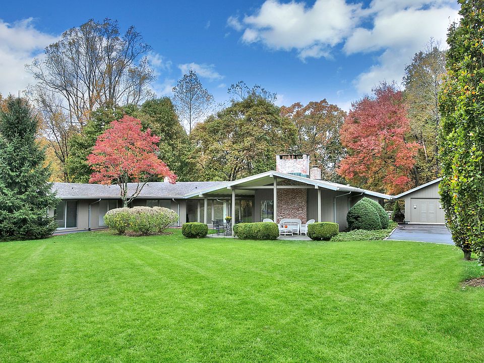 104 Woods End Road