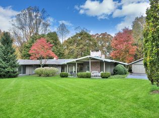 104 Woods End Rd, New Canaan, CT 06840