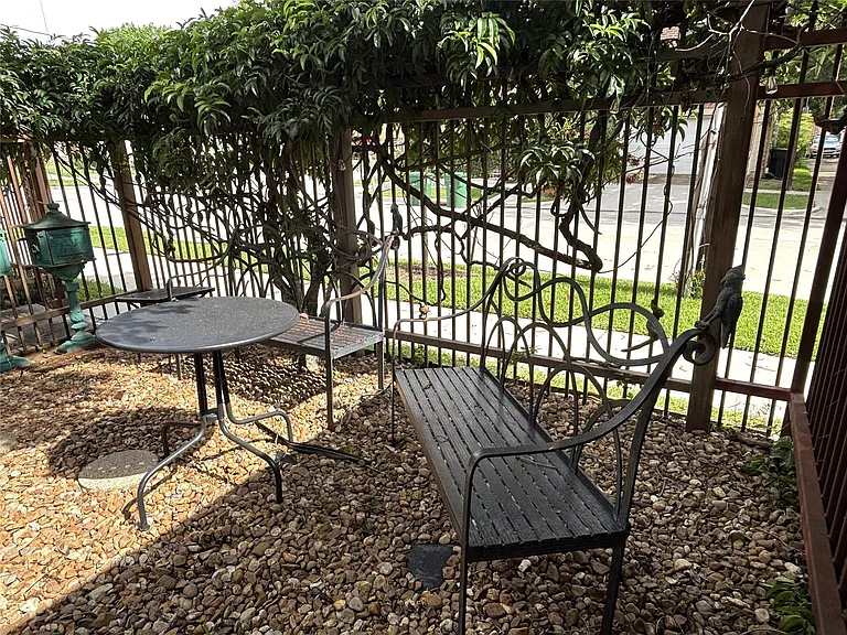 1840 Branard St #2 — Photo 11