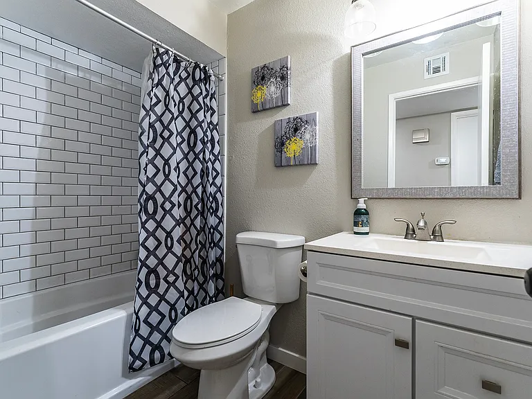 2228 W Enid Ave #4 — Photo 8