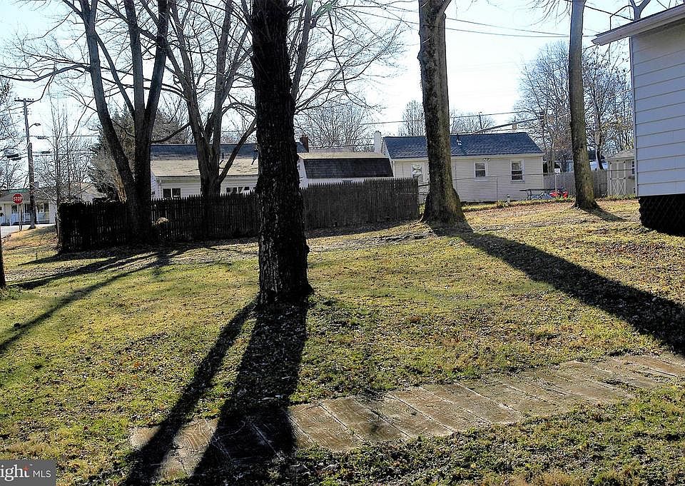 2nd image of 1536 Mayfield Rd