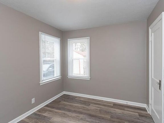 4th image of 3755 N Hawthorne Ln