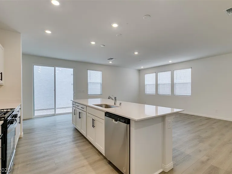9133 Vesey Ave — Photo 27