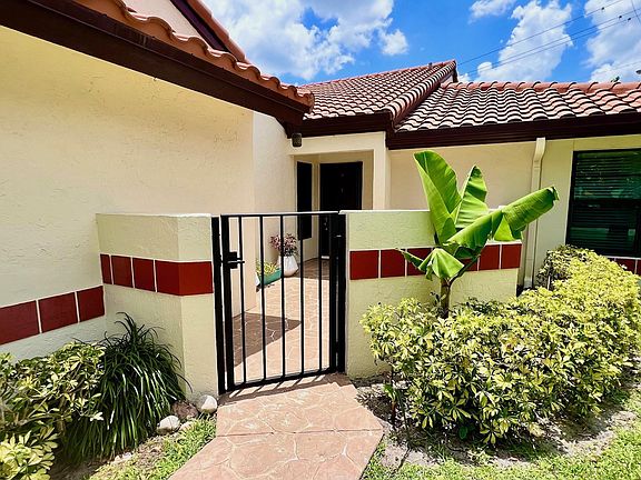4th image of 10711 Palm Leaf Drive #B