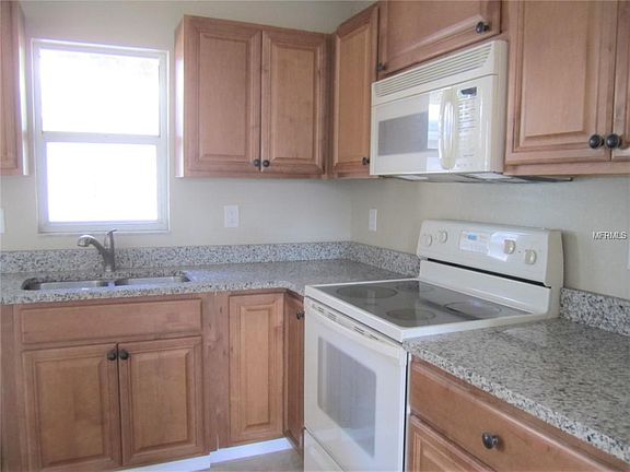 5th image of 122 27th St W