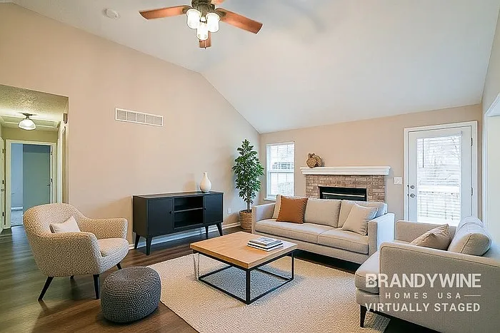 4 bed, 3.0 bath, 2100 sqft, $2,300 — Photo 3