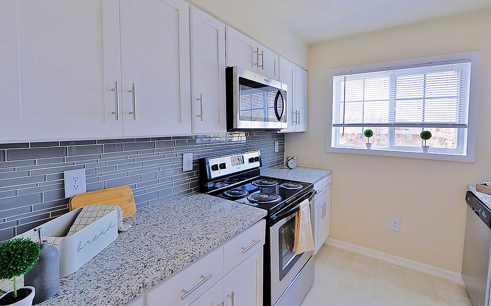 1st image of 2722 Arlington Dr #R7504304
