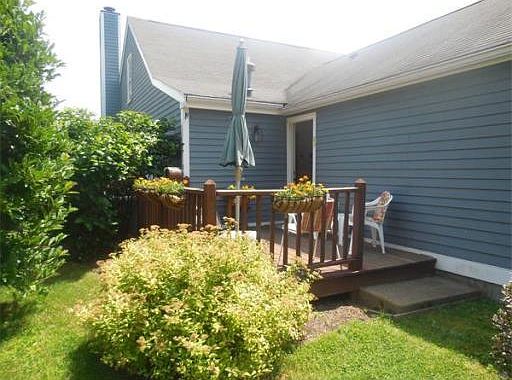 4th image of 28 Whittier Meadows Dr