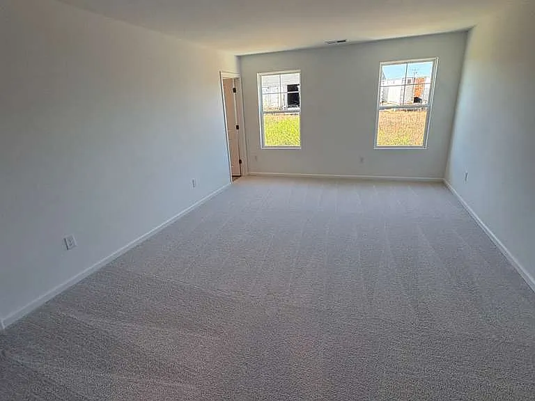 425 Venetian Dr — Photo 10