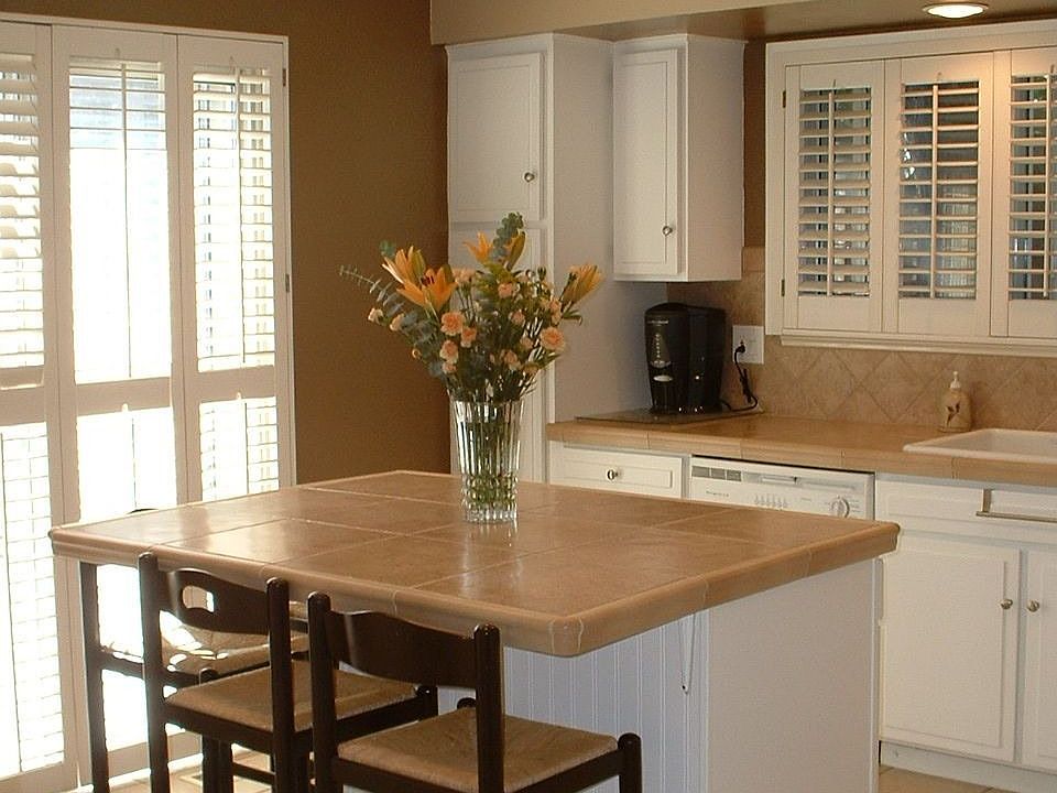 Bright Kitchen