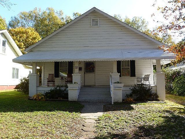 1st image of 912 Oakland Ave