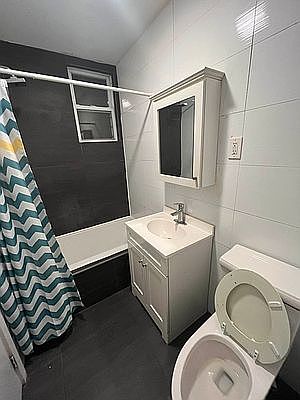 3rd image of 237 Putnam Ave #1