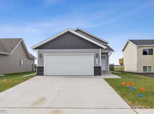 7783 Cub Creek Way, Horace, ND