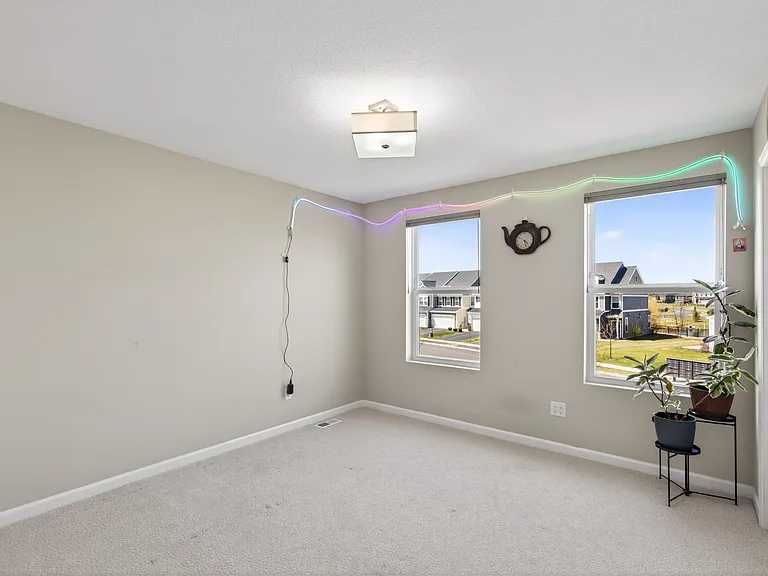 5970 Urbandale Ln N — Photo 5