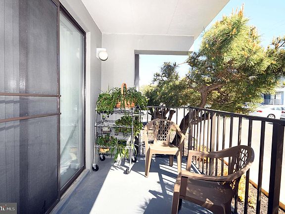 4th image of 18 69th St Unit 2