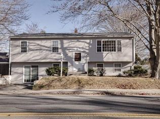 446 Slocum Rd, Dartmouth, MA 02747
