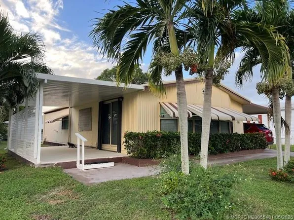 6201 Holly Ln, Lake Worth, FL 33462