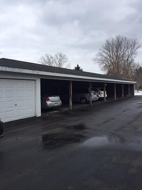 2nd image of 2455 Woodale Ave APT 1