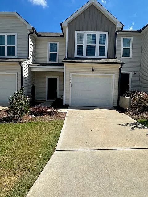 3 bed, 1558 sqft, $1,895 — Photo 2