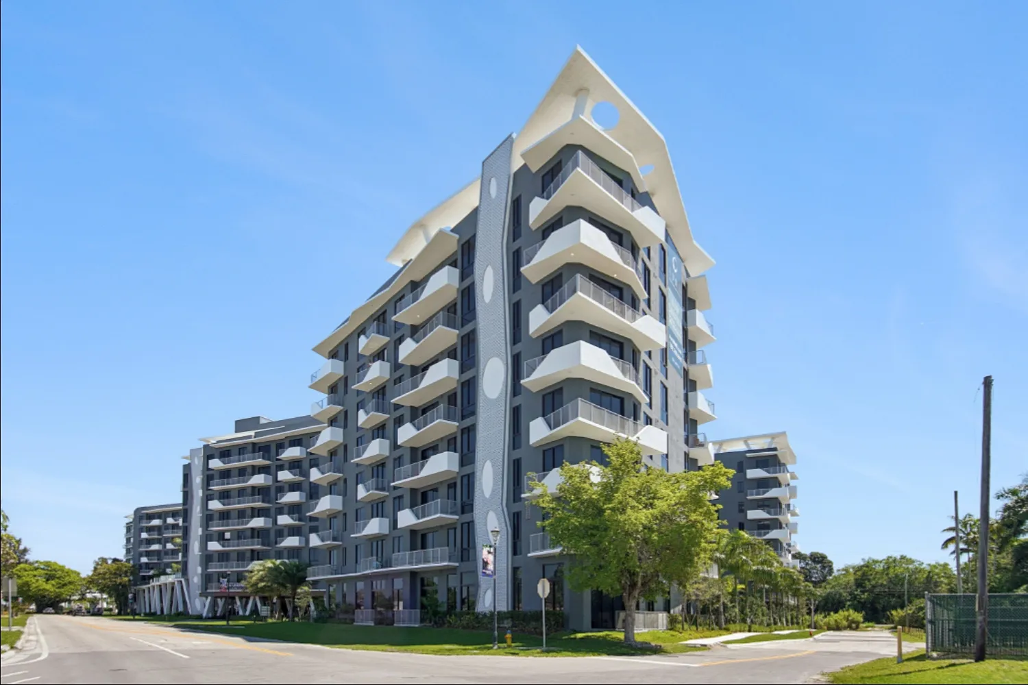 Aura North Miami Beach — Photo 4