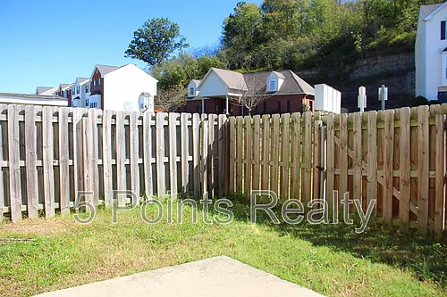 7277 Charlotte Pike Photo 1