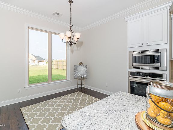 5th image of 209 Old Road Dr