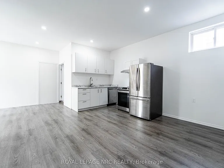 138 Main St W #1B — Photo 5