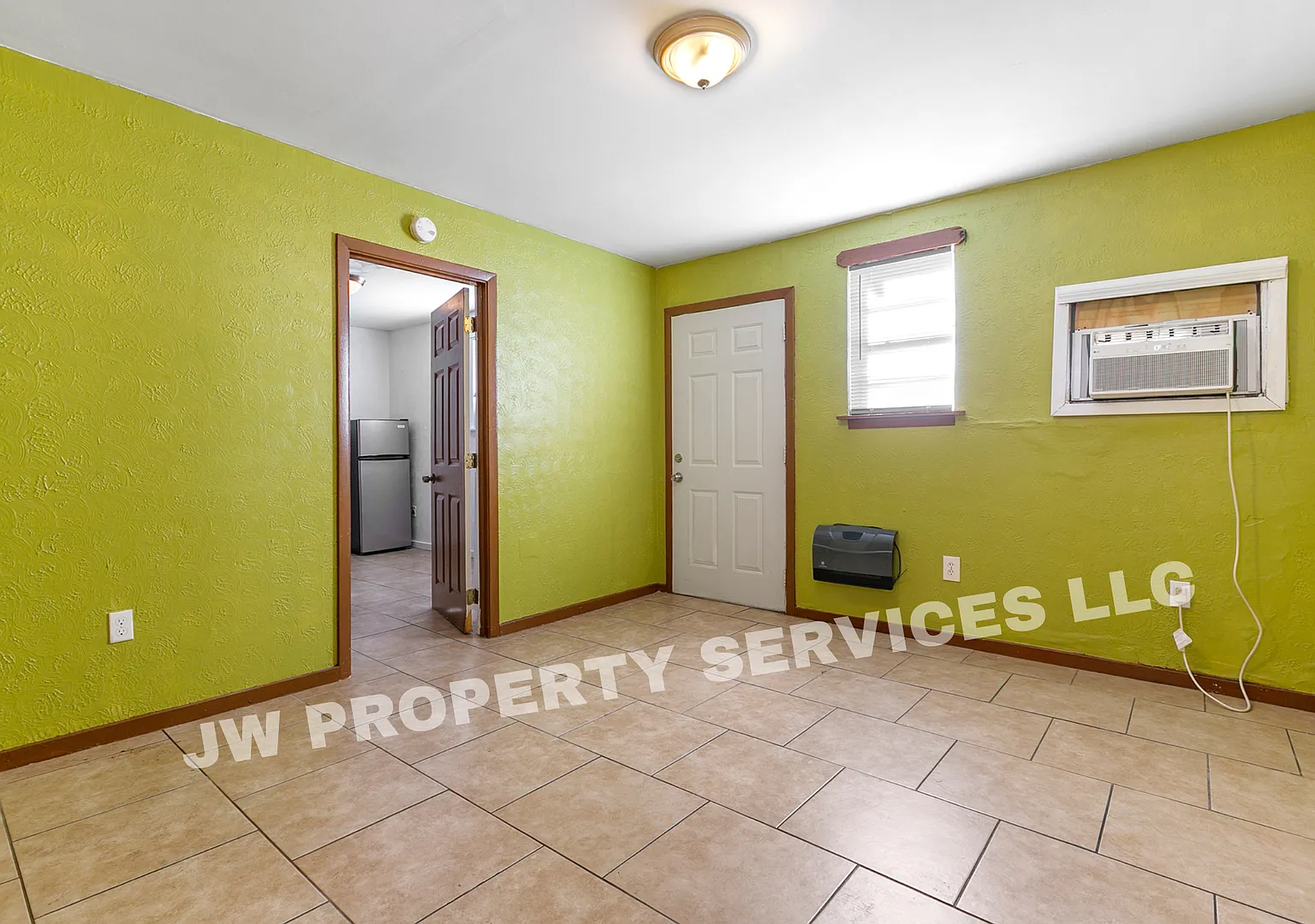 2633 Governor Nicholls — Photo 4