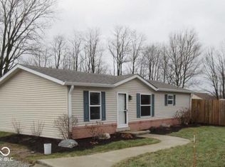 111 Fountain Lake Dr, Greenfield, IN 46140