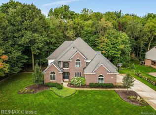 47639 Edinborough Ln, Novi, MI