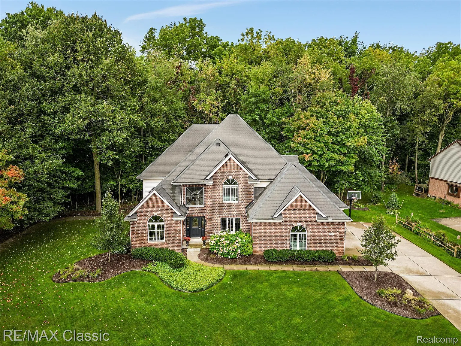 47639 Edinborough Ln photo 1