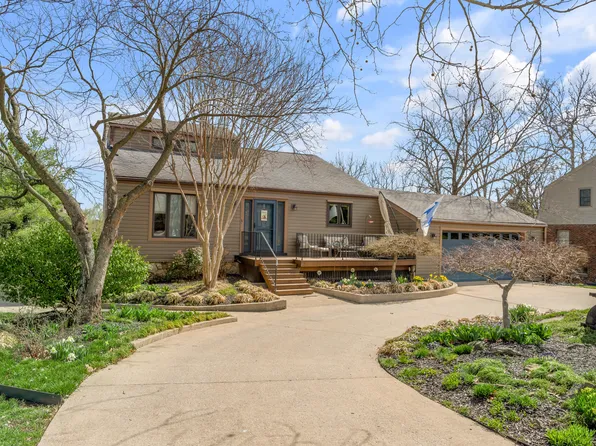 512 Lakeshore Dr, Lexington, KY 40502