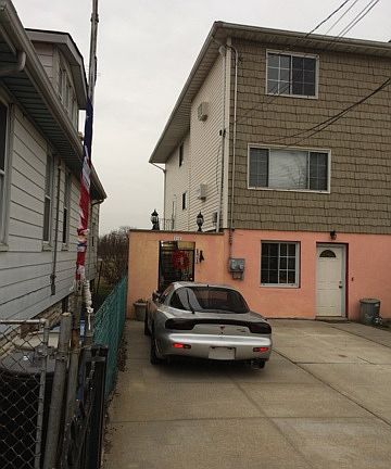 2nd image of 212 Betts Ave