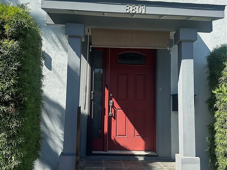 8801 Cattaraugus Ave — Photo 2