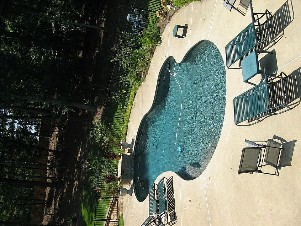 2nd image of 2693 Francis Rd