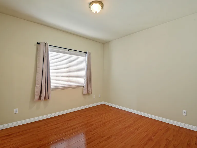 1160 E Grand Ave — Photo 14