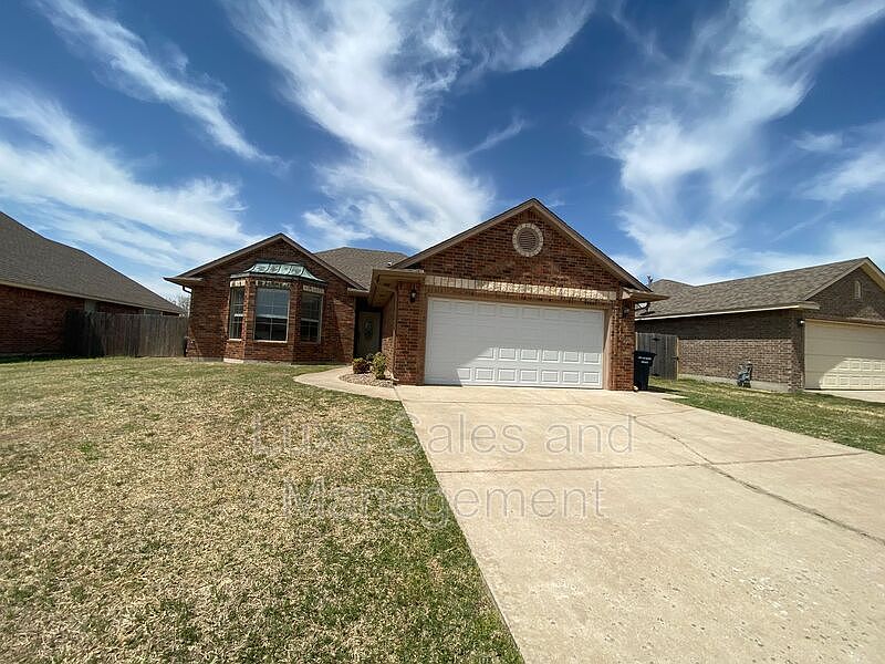 1st image of 3901 Notting Hill Dr