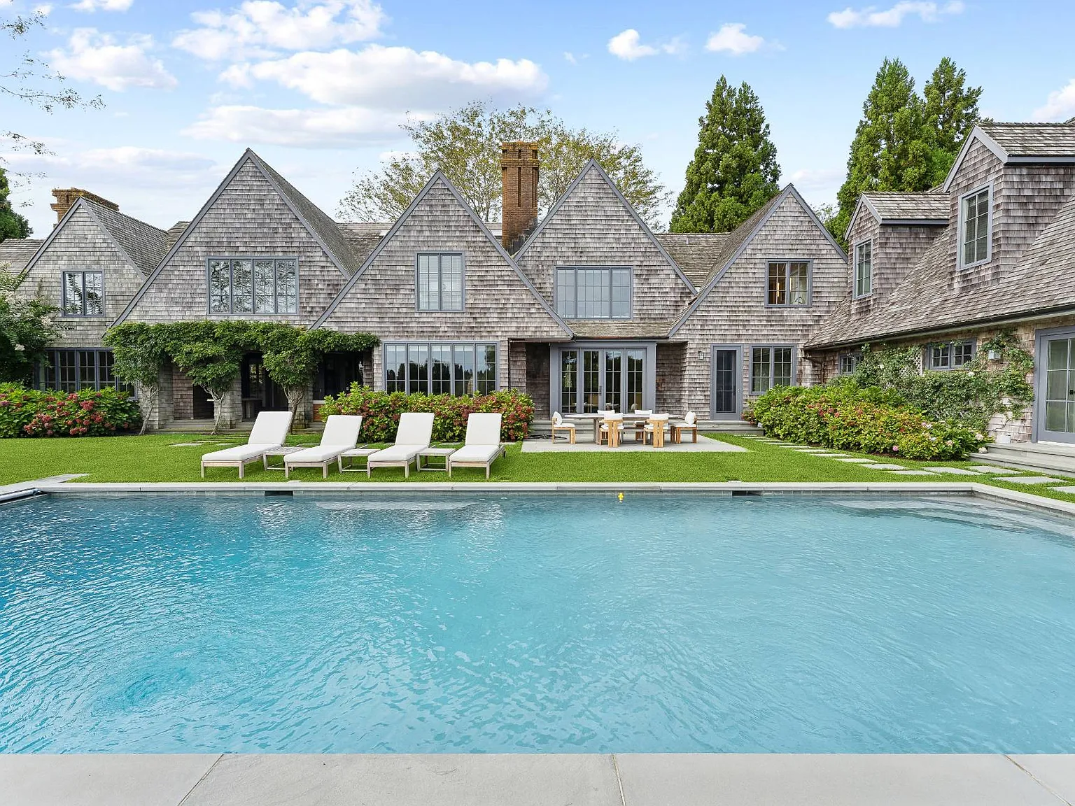 Waterfront Luxury Rental in Sagaponack South! — Photo 2