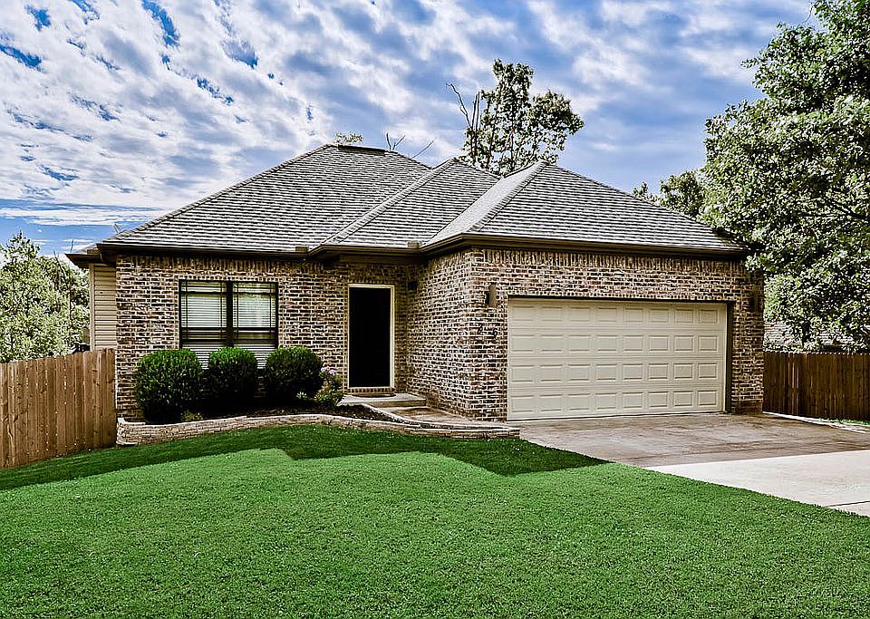 1st image of 26 Granshire Dr