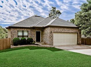 26 Granshire Dr, Bella Vista, AR 72714