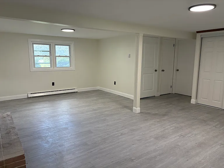 Lower level 4th bedroom or additional living space