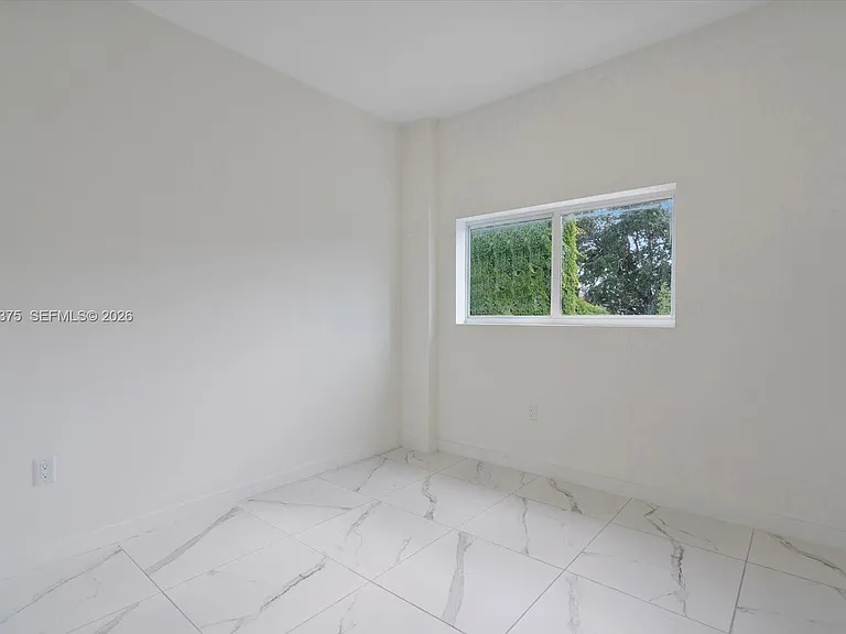 420 SW 7th Ave #201 — Photo 4