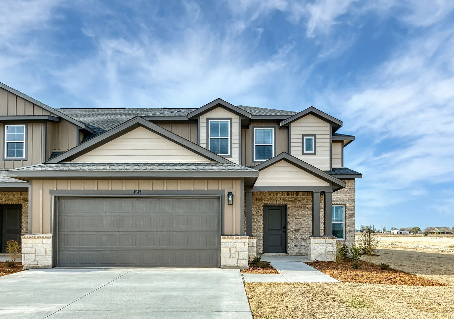 Available Now! 3 Bedroom Triplex Located On 1-Acre Lot In Midlothian, Tx! — Photo 4