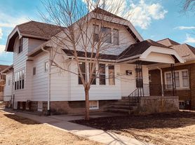 5021-5023 W Greenfield Ave