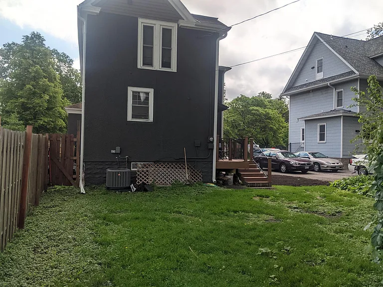 1011 19th Ave SE — Photo 9