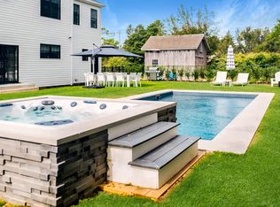 75 Gillette Dr, East Marion, NY 11939