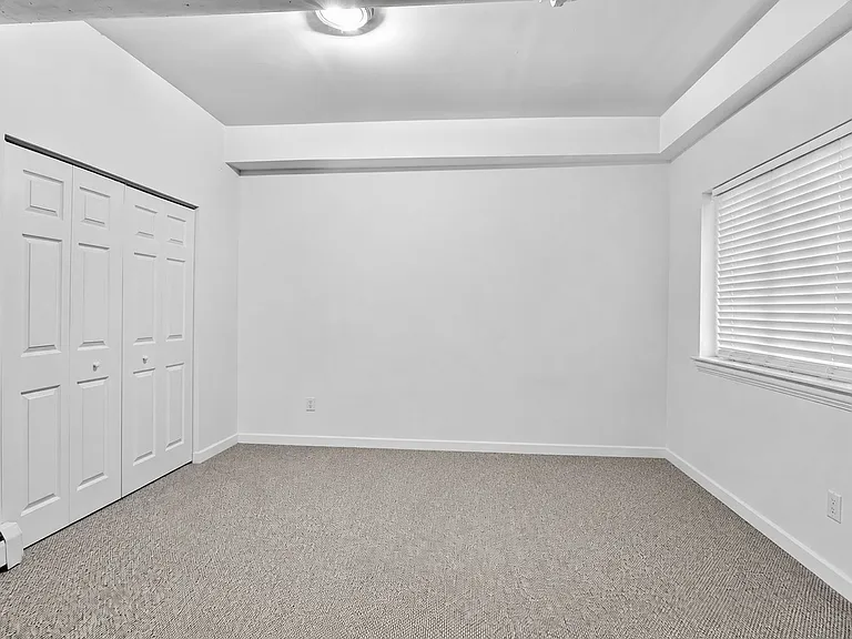 6565 N. Lakewood Renovated Rogers Park Apartments — Photo 31