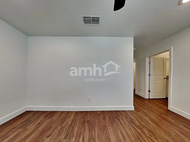 4239 W Saint Charles Ave — Photo 11