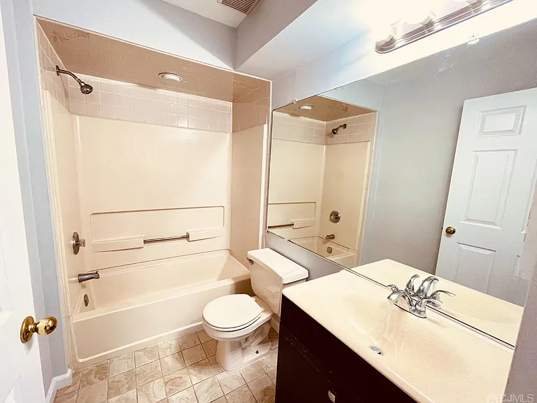 434 Waterford Dr — Photo 4